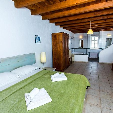 Villa Clarissa & Carmel View Πάφος Εξωτερικό φωτογραφία